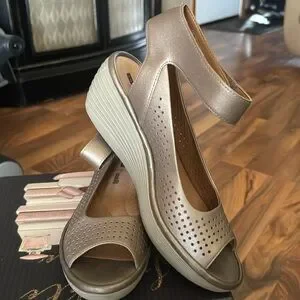 Clarks Shoes Women Goldmetallic Soft Cushion Collections By